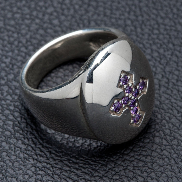 Side profile view showing the thickness of the band and solid construction of the 17-gram ring.