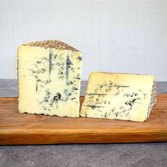 CAVEMAN BLUE CHEESE / Rogue Creamery / Oregon / Past. Cow / Blue