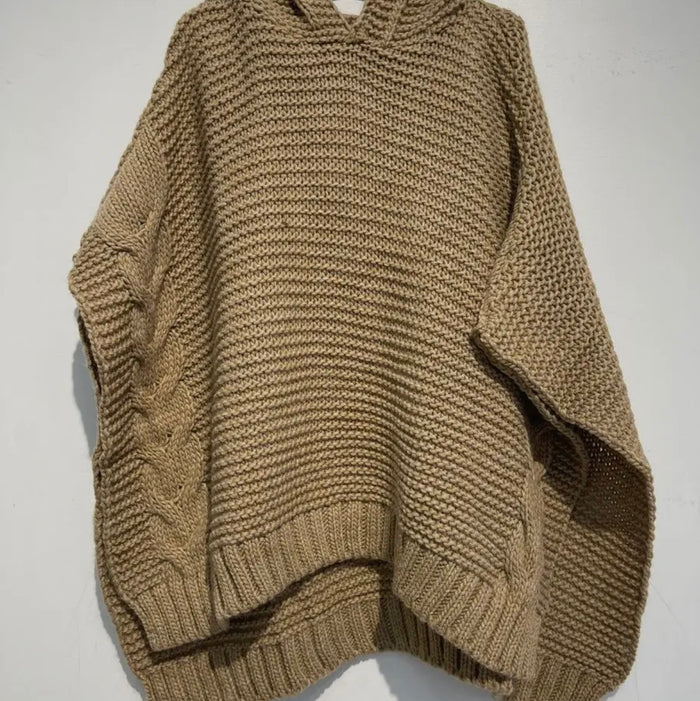 CC CABLE KNIT PONCHO