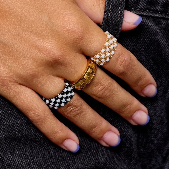 Checkerboard Bead Stretch Ring