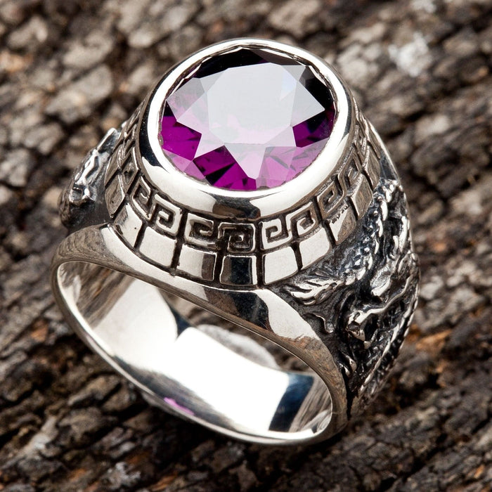 A piece of Japanese mythology jewelry for men, this ring symbolizes the balance of the dragon and tiger.
