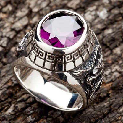 A piece of Japanese mythology jewelry for men, this ring symbolizes the balance of the dragon and tiger.