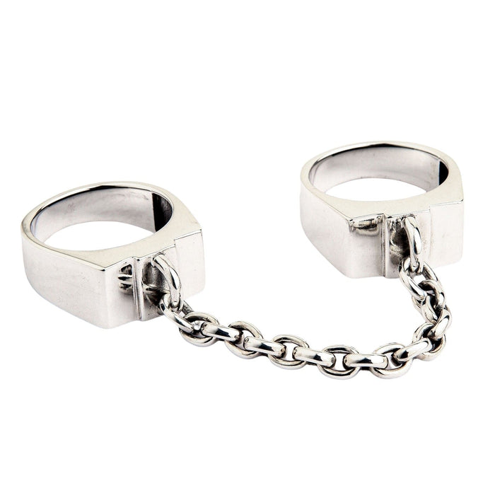 An alternative angle of the heavy punk rock ring for two fingers.