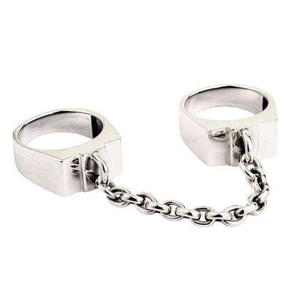 An alternative angle of the heavy punk rock ring for two fingers.
