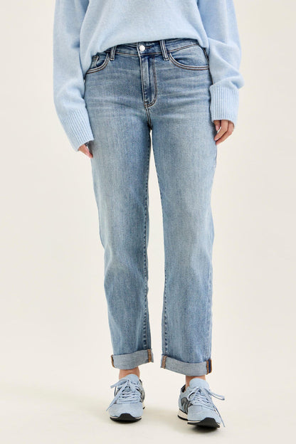 Judy Blue Maribel Mid Rise Boyfriend Jeans