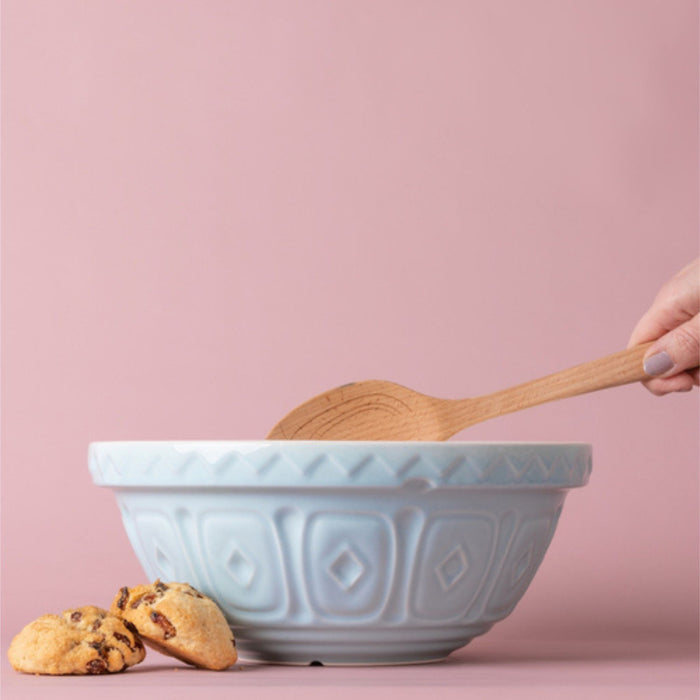 S18 Mixing Bowl - powder blue in use