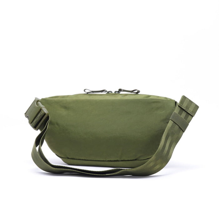 The back of the Sabin 3L Sling in green #color_moss