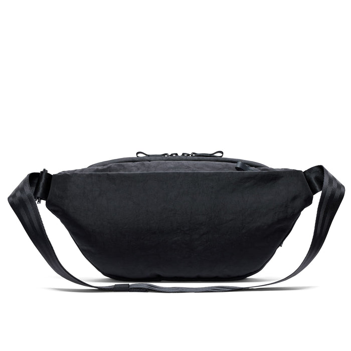 Sabin 6L in black back view #color_black