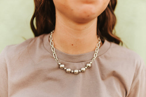 Silver Pearls Chain Link Choker