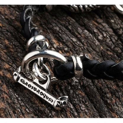 925 hallmarked sterling silver T-bar toggle clasp detail on mens lion head bracelet