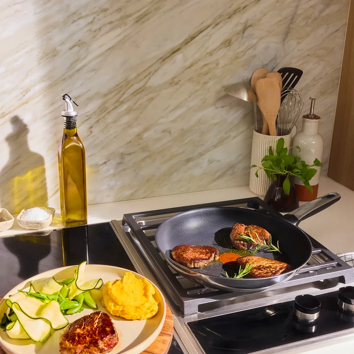 Tefal Emotion+ Flavors Induction Stainless Steel Oil Concentrating Non-Stick Frypan 28cm