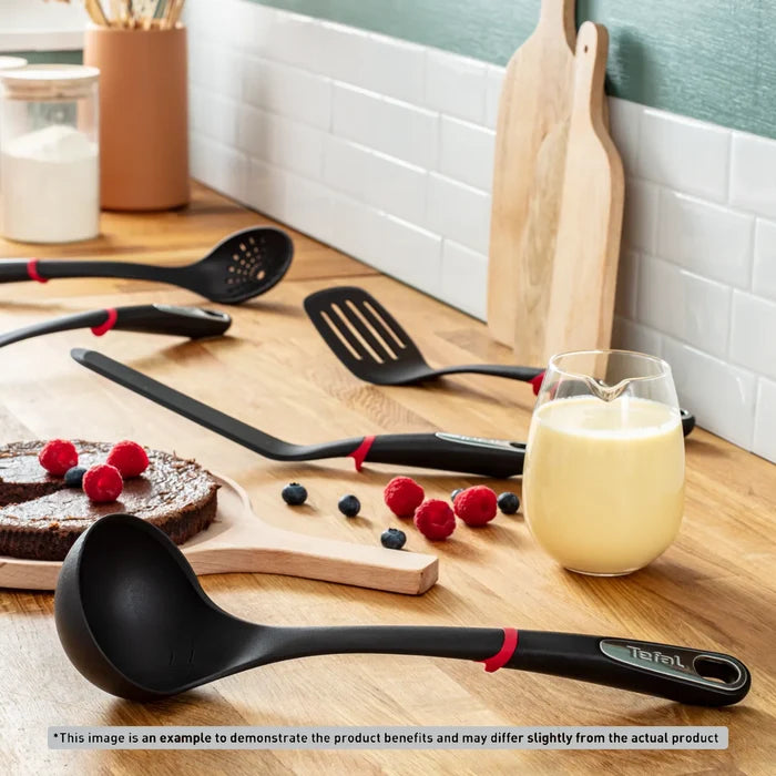 Tefal Ingenio Nylon Spoon K2060514 in use