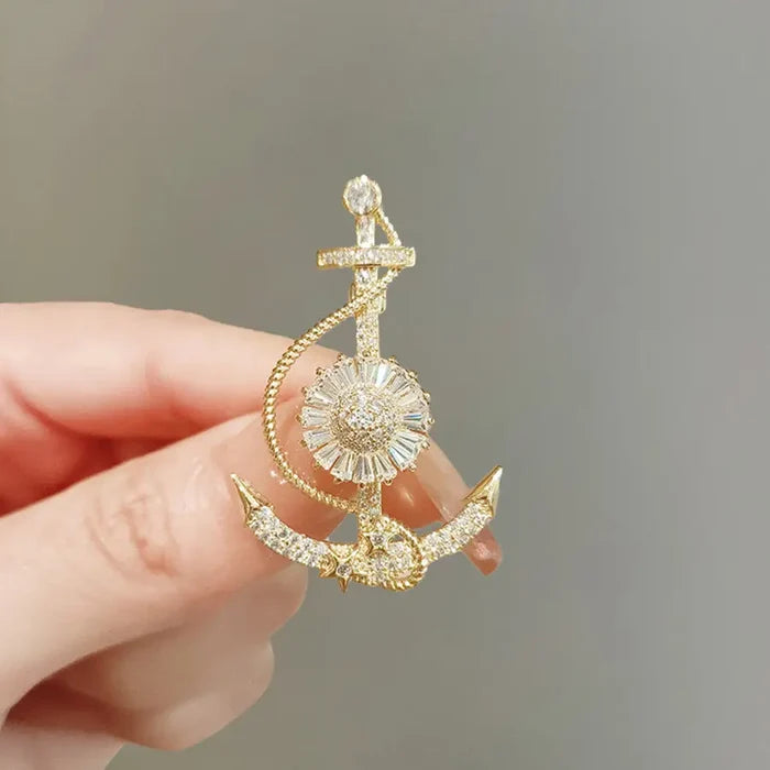 TL JO Festive Brooch