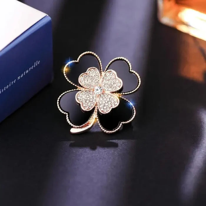 TL JO Festive Brooch