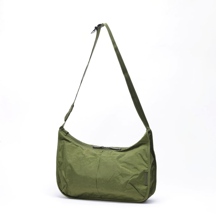 The back of the Yoyogi shoulder bag in green #color_moss