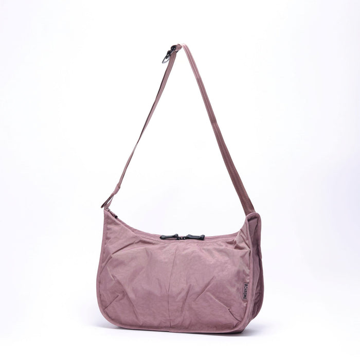 The back of the Yoyogi shoulder bag in pink #color_mauve